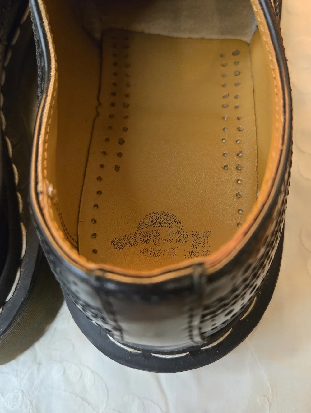 Dr. Martens 3989 Bex Smooth Leather Broque Shoe Black/White Size 8/9W or 7 M